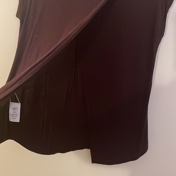 Aritzia Wilfred Free Burgundy Tee - Picture 4 of 4